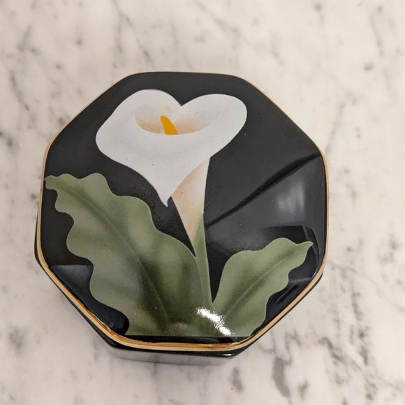 Otagiri Other - Otagiri Porcelain Lidded Trinket Box With Large Calla Lily